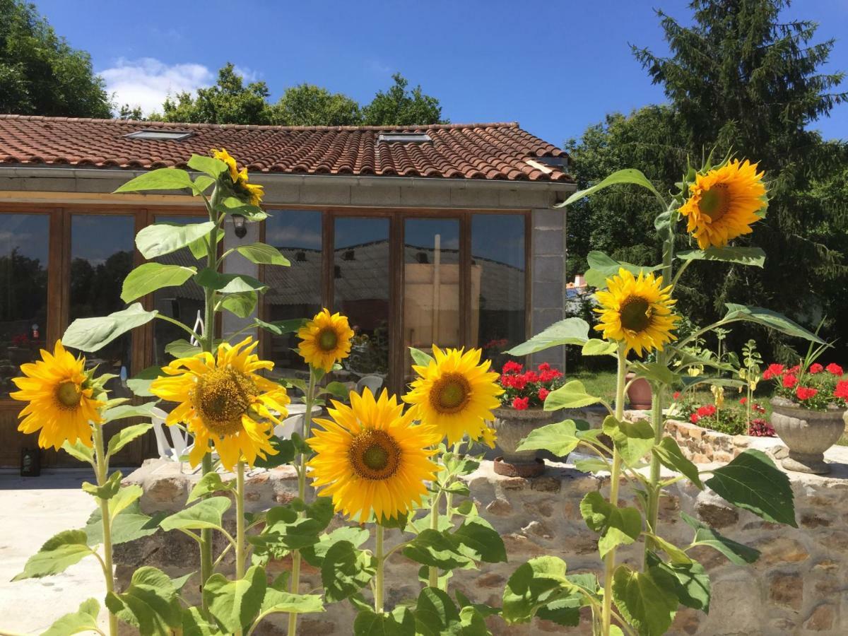 Gite Climatise De La Haute Rue Touvois Eksteriør billede
